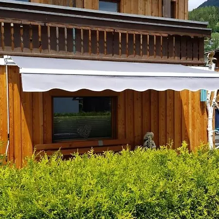 Am Park With Hottub Apartmán