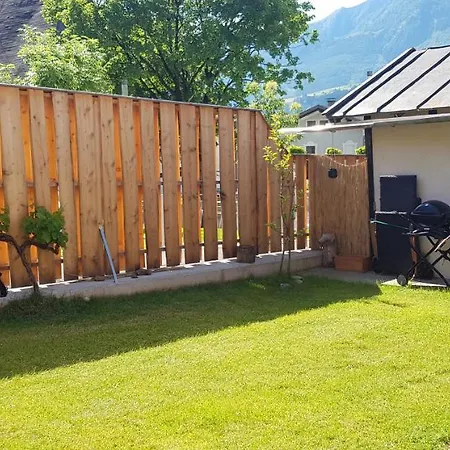 Am Park With Hottub Apartman *