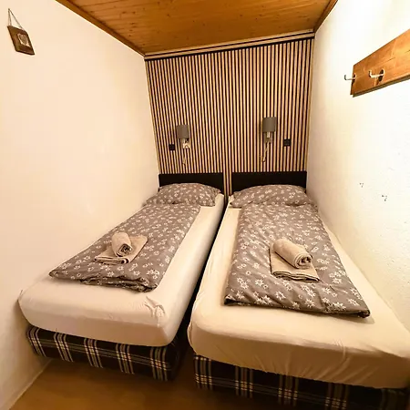 アパート Am Park With Hottub ピーゼンドルフ